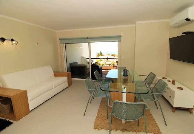 Apartamento em Albufeira - Apartamento T2 com Vista Mar e Piscina na Praia de São Rafael - Albufeira Apartamento em Albufeira - Apartamento T2 com Vista Mar e Piscina na Praia de São Rafael - Albufeira