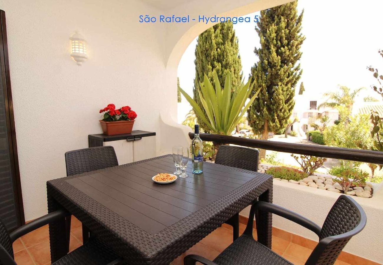 Apartment in Albufeira - 2 Bedroom Apartment with Swimming pool at São Rafael Beach - Albufeira