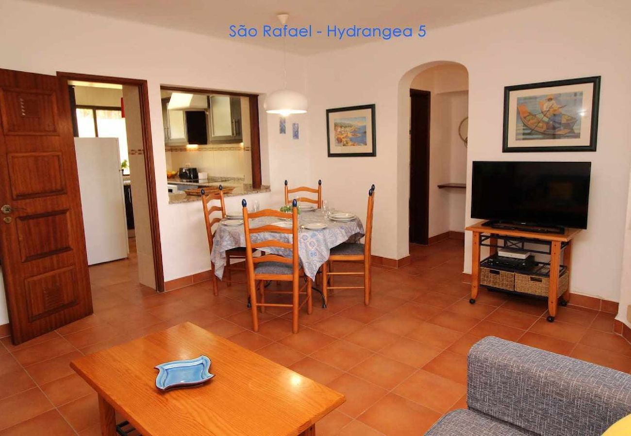 Apartment in Albufeira - 2 Bedroom Apartment with Swimming pool at São Rafael Beach - Albufeira