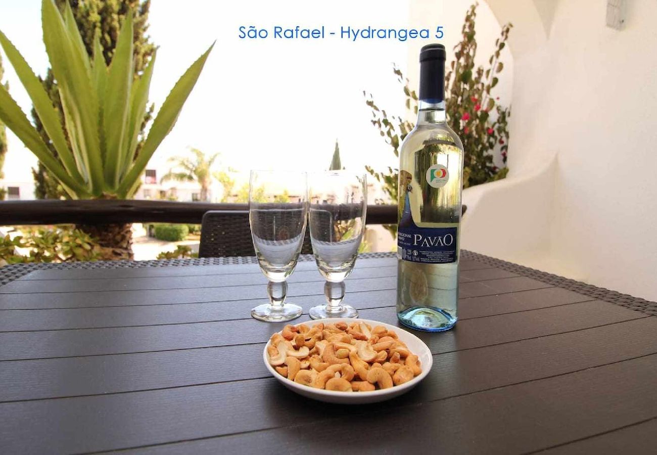 Apartment in Albufeira - 2 Bedroom Apartment with Swimming pool at São Rafael Beach - Albufeira