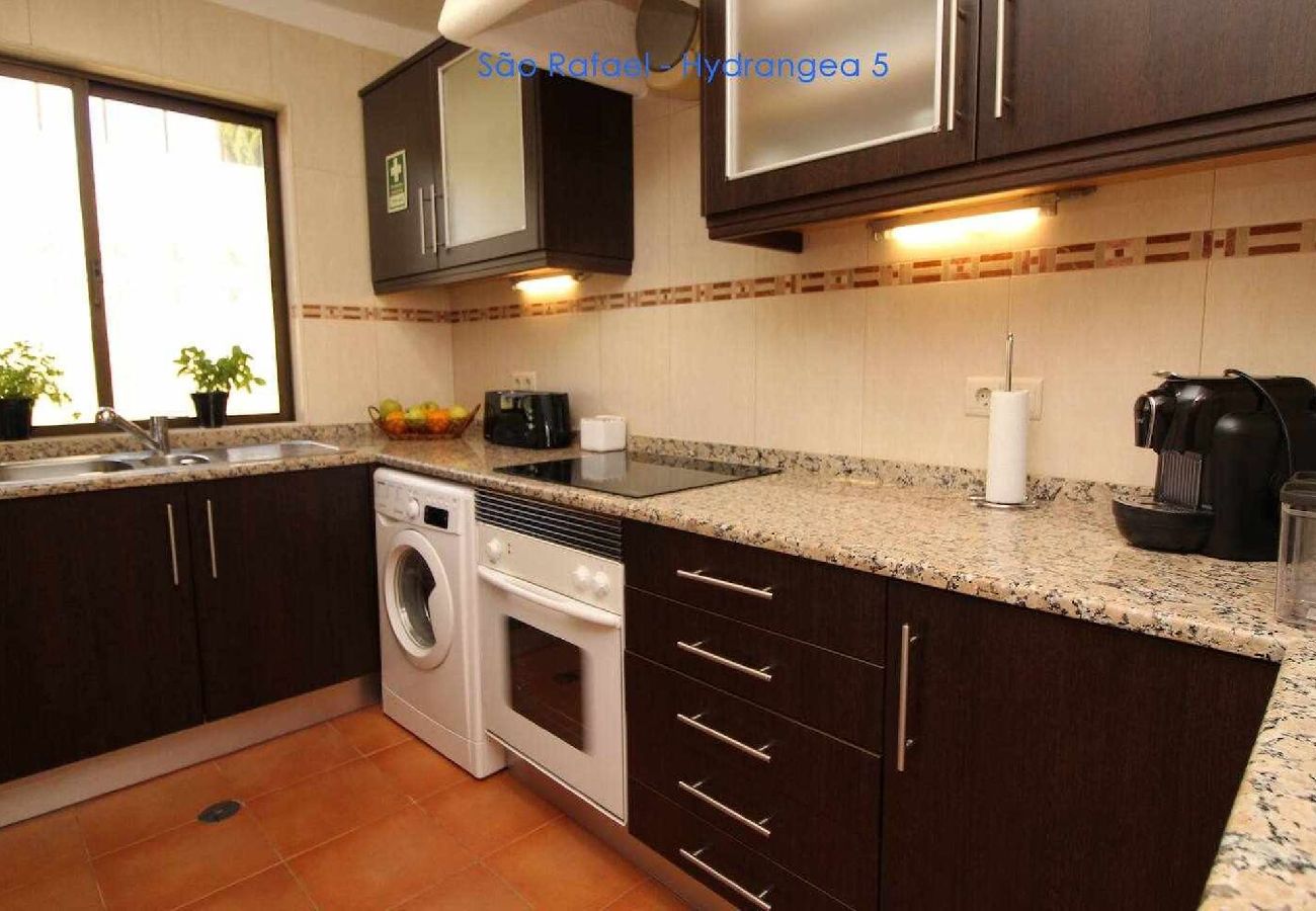 Apartment in Albufeira - 2 Bedroom Apartment with Swimming pool at São Rafael Beach - Albufeira