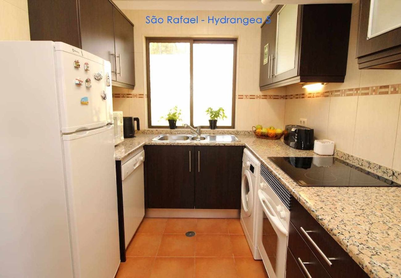 Apartment in Albufeira - 2 Bedroom Apartment with Swimming pool at São Rafael Beach - Albufeira