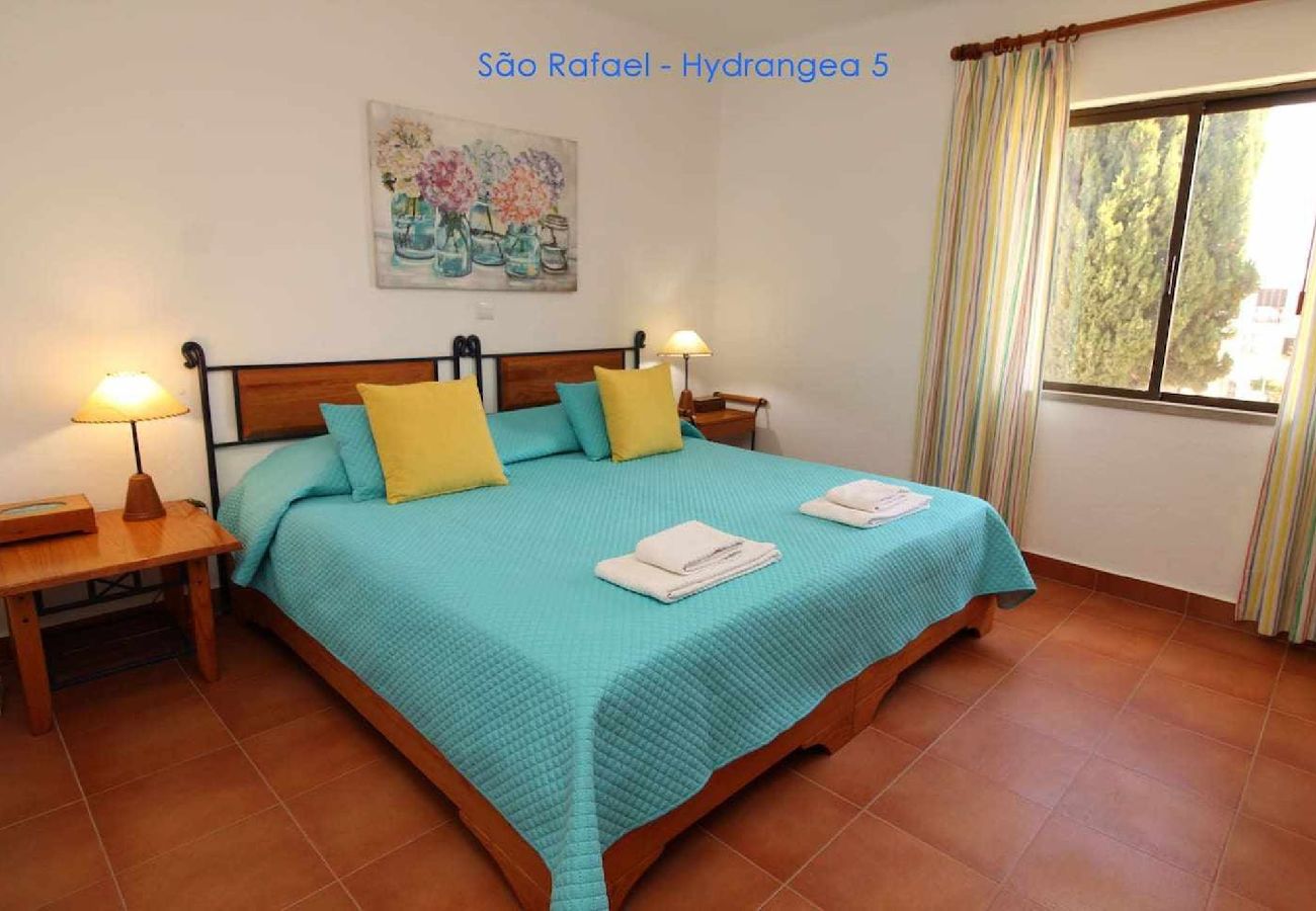 Apartment in Albufeira - 2 Bedroom Apartment with Swimming pool at São Rafael Beach - Albufeira