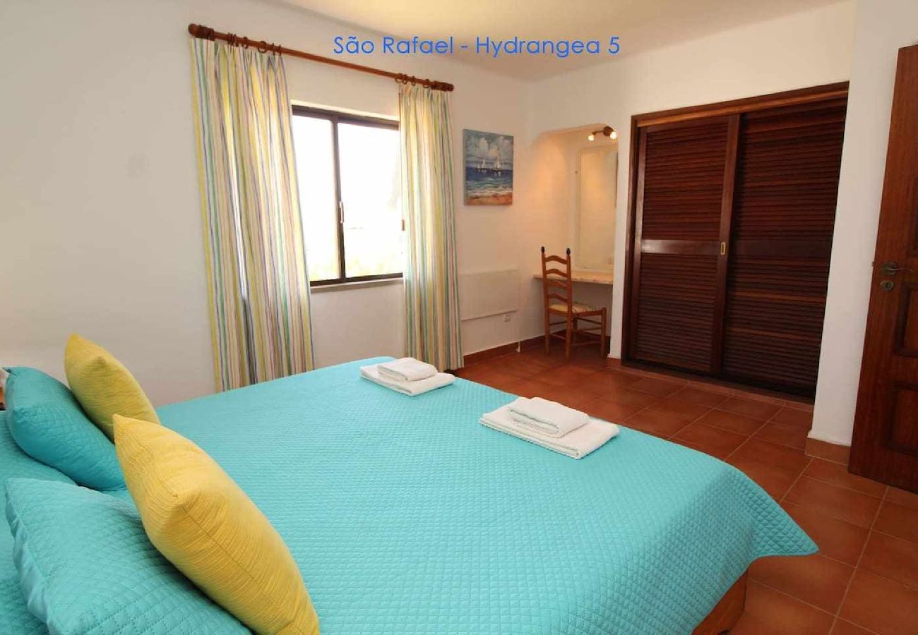 Apartment in Albufeira - 2 Bedroom Apartment with Swimming pool at São Rafael Beach - Albufeira