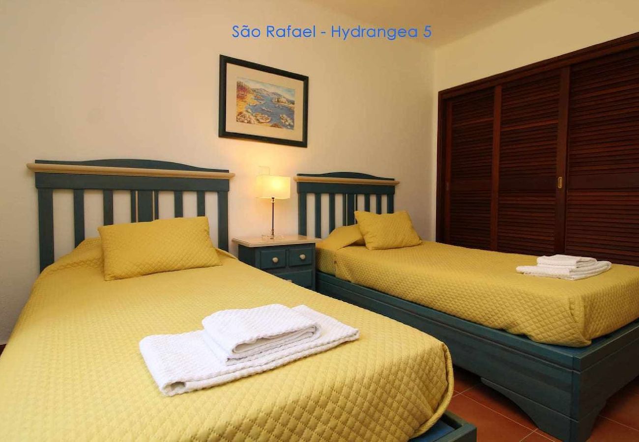 Apartment in Albufeira - 2 Bedroom Apartment with Swimming pool at São Rafael Beach - Albufeira