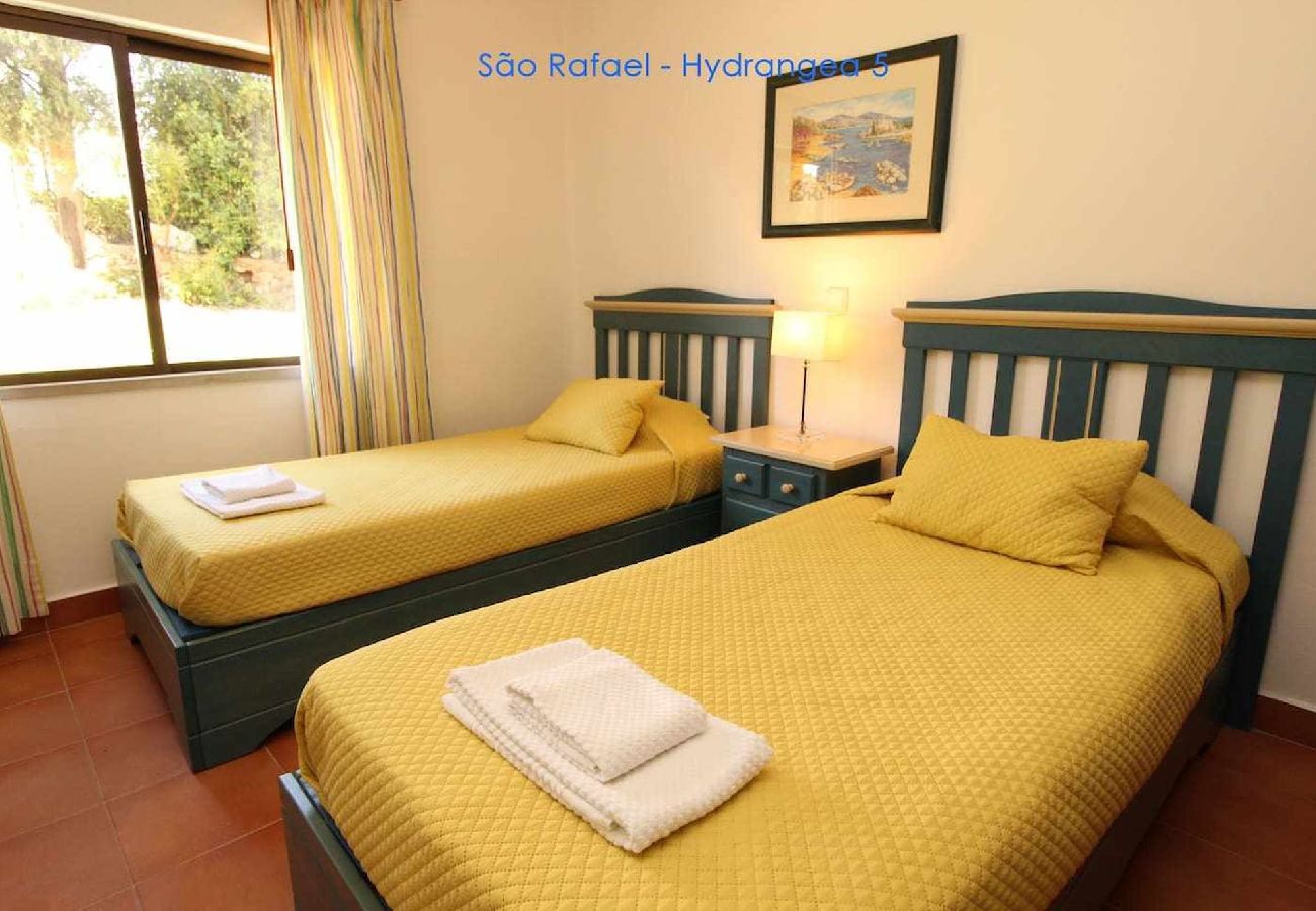 Apartment in Albufeira - 2 Bedroom Apartment with Swimming pool at São Rafael Beach - Albufeira