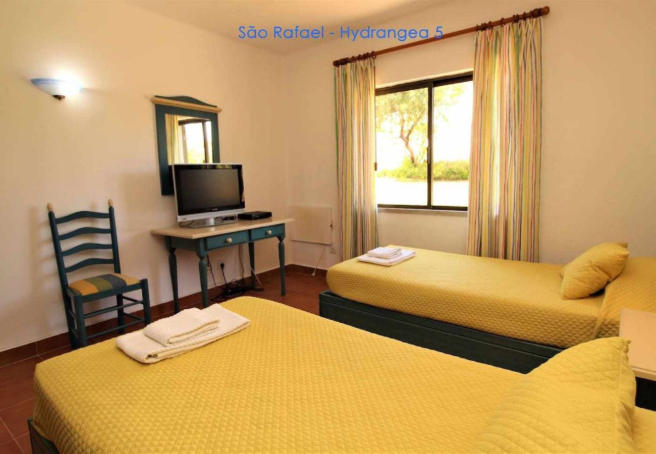 Apartment in Albufeira - 2 Bedroom Apartment with Swimming pool at São Rafael Beach - Albufeira