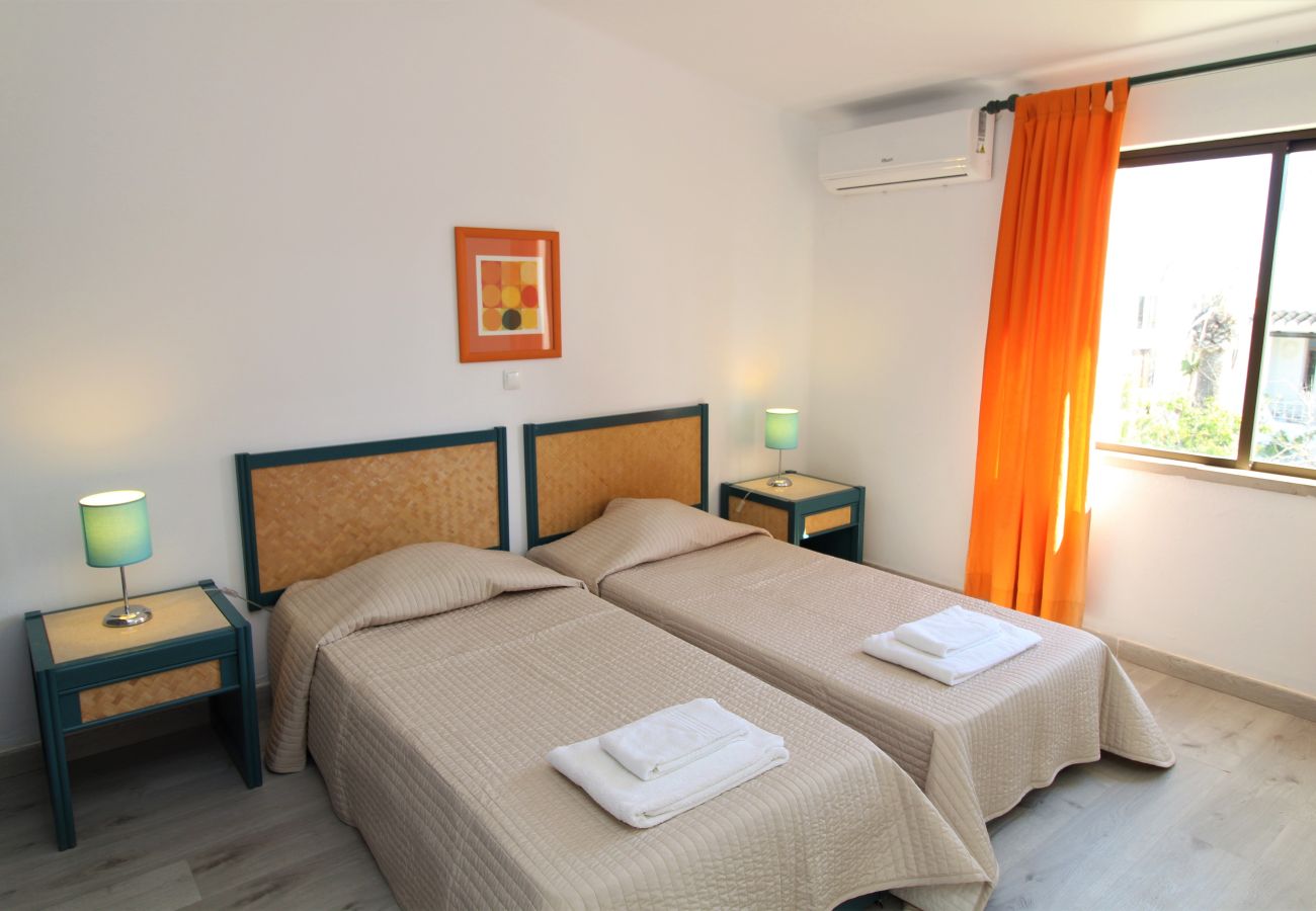 Apartment in Albufeira - 2 Bedroom Apartment with Swimming pool at São Rafael Beach - Albufeira