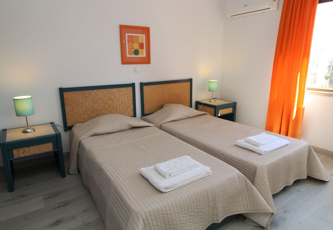 Apartment in Albufeira - 2 Bedroom Apartment with Swimming pool at São Rafael Beach - Albufeira