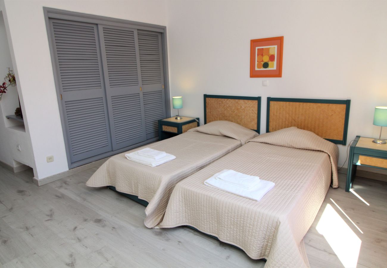 Apartment in Albufeira - 2 Bedroom Apartment with Swimming pool at São Rafael Beach - Albufeira