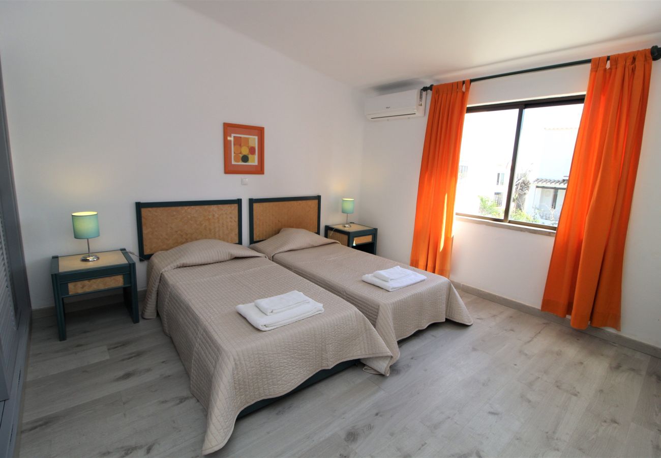 Apartment in Albufeira - 2 Bedroom Apartment with Swimming pool at São Rafael Beach - Albufeira
