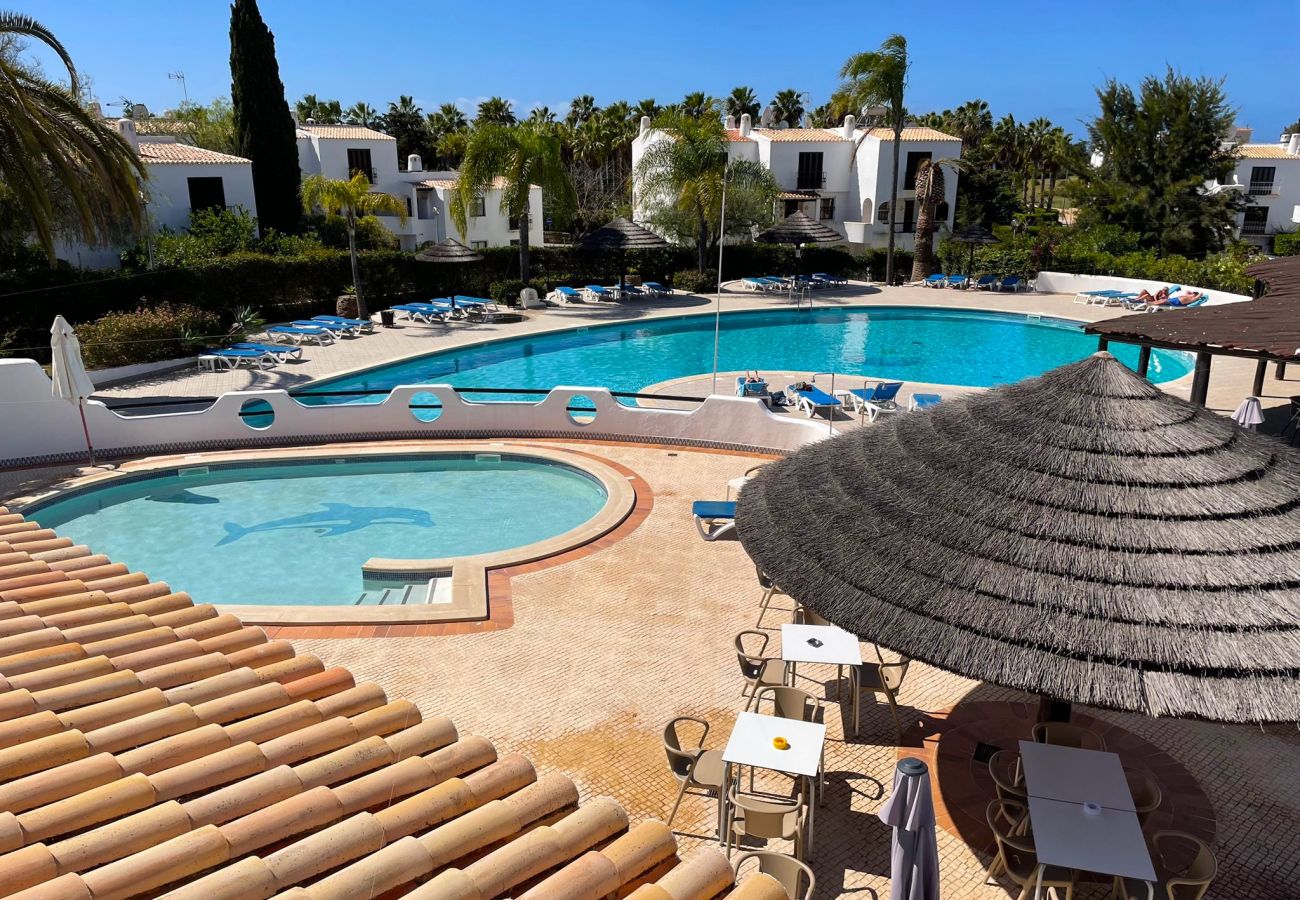 Apartment in Albufeira - 2 Bedroom Apartment with Swimming pool at São Rafael Beach - Albufeira