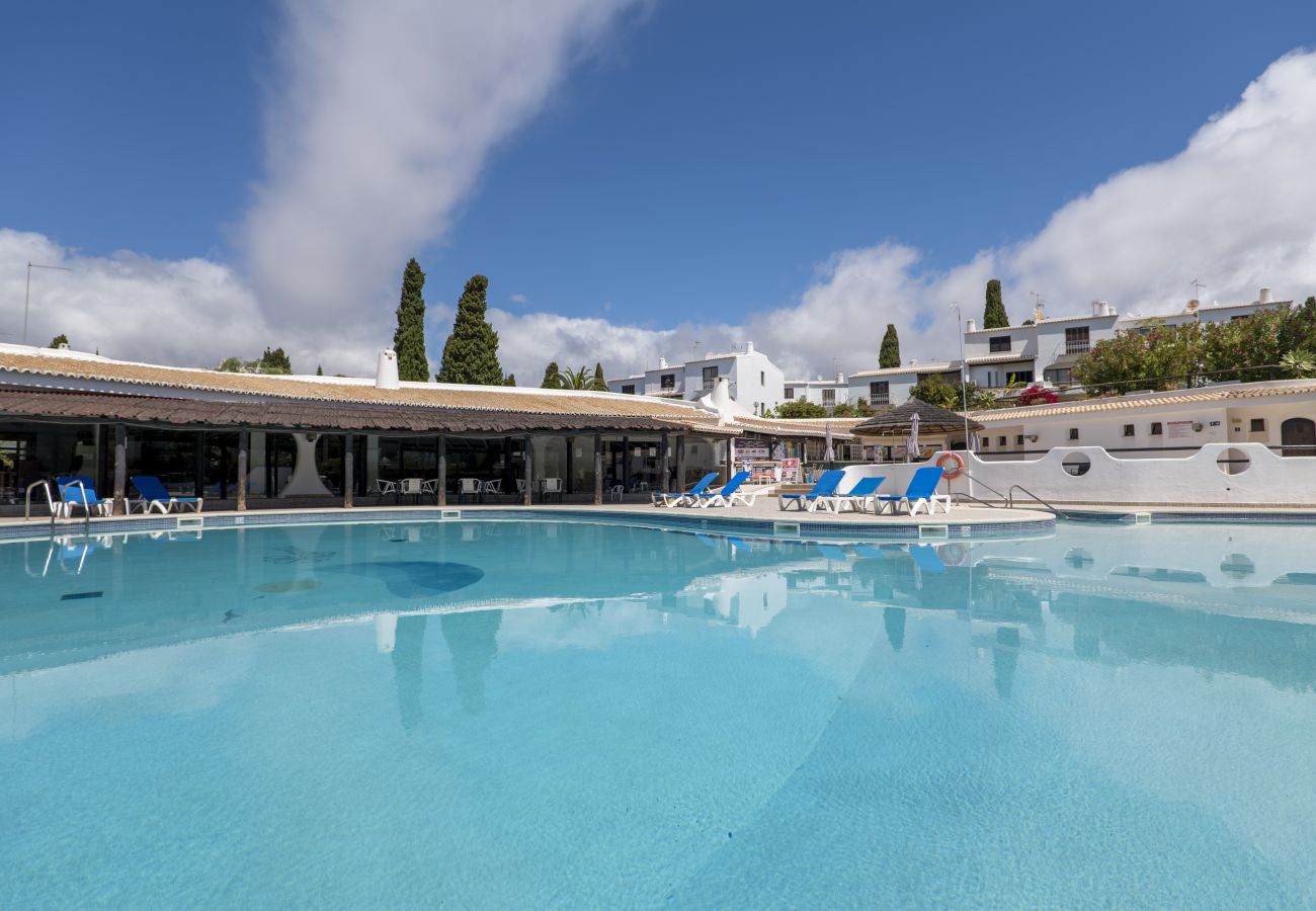 Apartment in Albufeira - 2 Bedroom Apartment with Swimming pool at São Rafael Beach - Albufeira