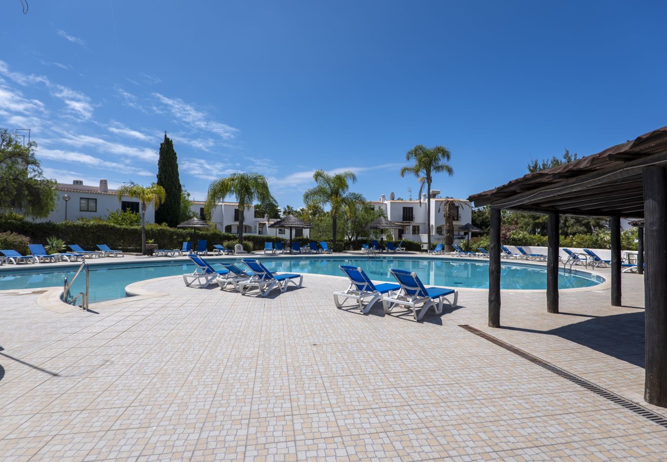 Apartment in Albufeira - 2 Bedroom Apartment with Swimming pool at São Rafael Beach - Albufeira