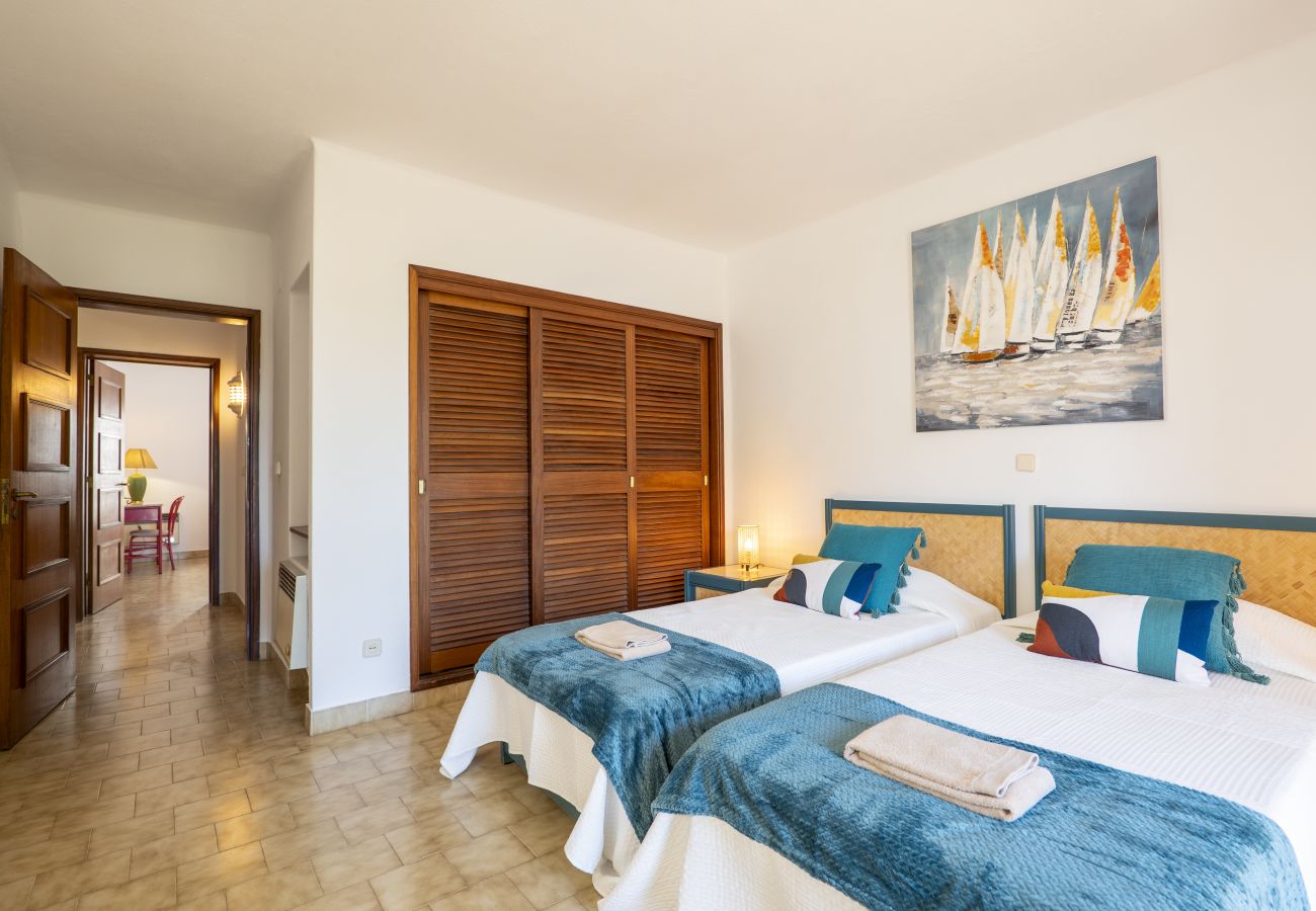 Apartment in Albufeira - 2 Bedroom Apartment with Swimming pool at São Rafael Beach - Albufeira