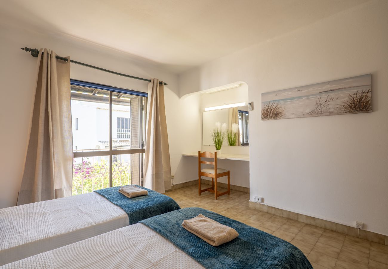 Apartment in Albufeira - 2 Bedroom Apartment with Swimming pool at São Rafael Beach - Albufeira