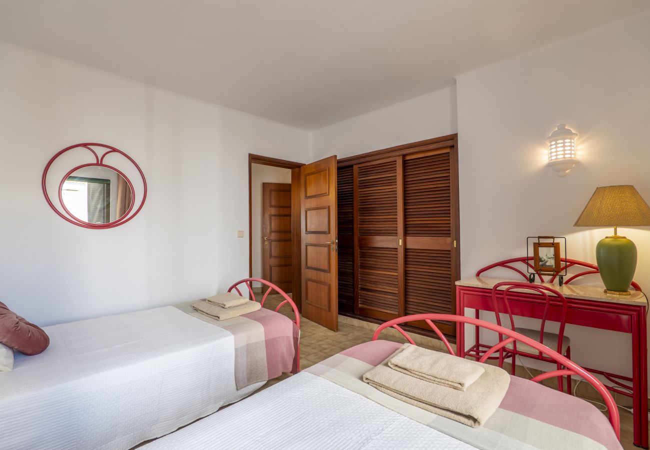 Apartment in Albufeira - 2 Bedroom Apartment with Swimming pool at São Rafael Beach - Albufeira