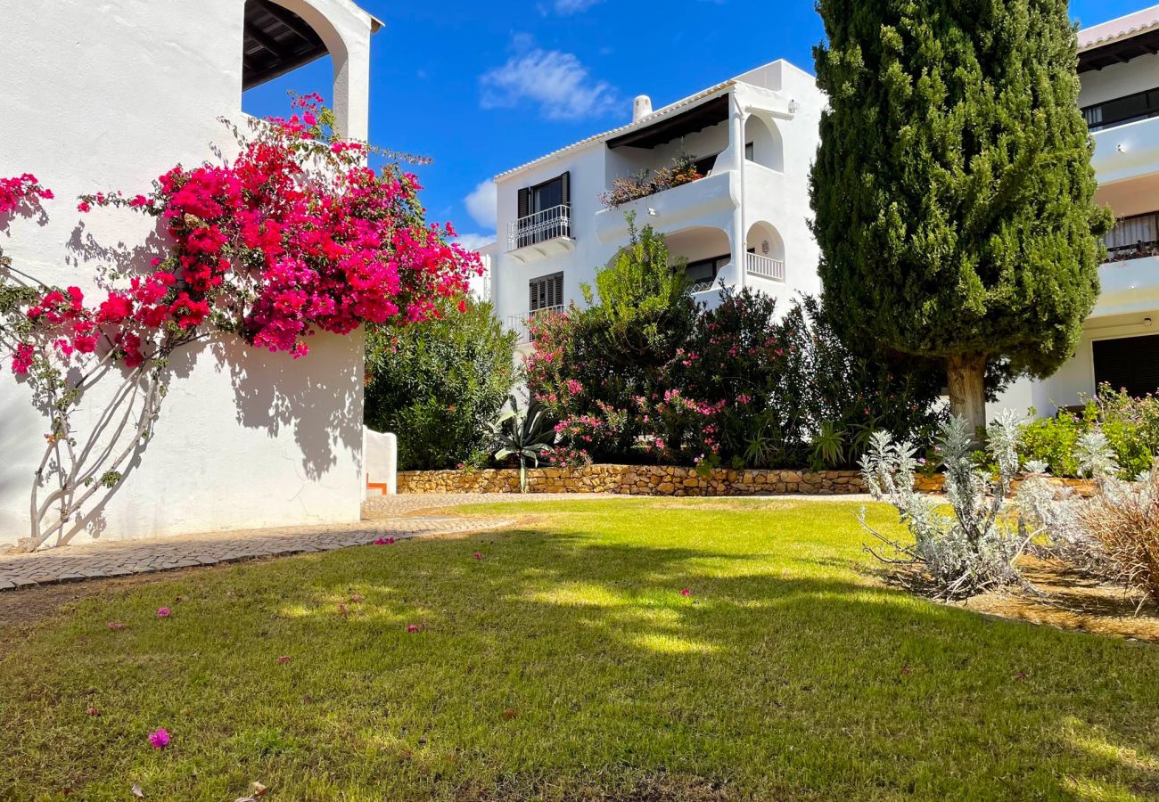 Apartment in Albufeira - 2 Bedroom Apartment with Swimming pool at São Rafael Beach - Albufeira