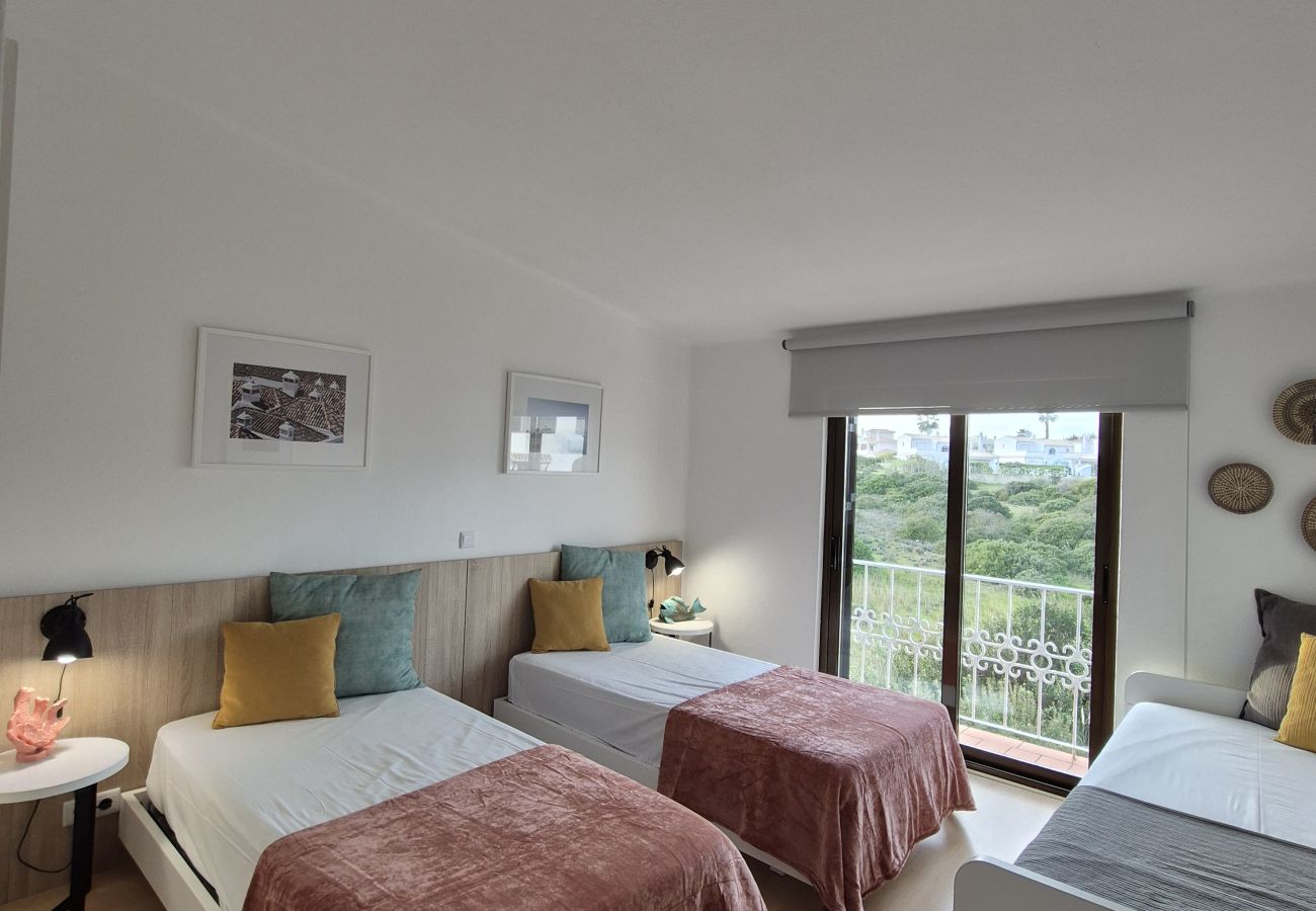 Apartment in Albufeira - 2 Bedroom Apartment with Sea Views and Swimming pool at São Rafael Beach - Albufeira
